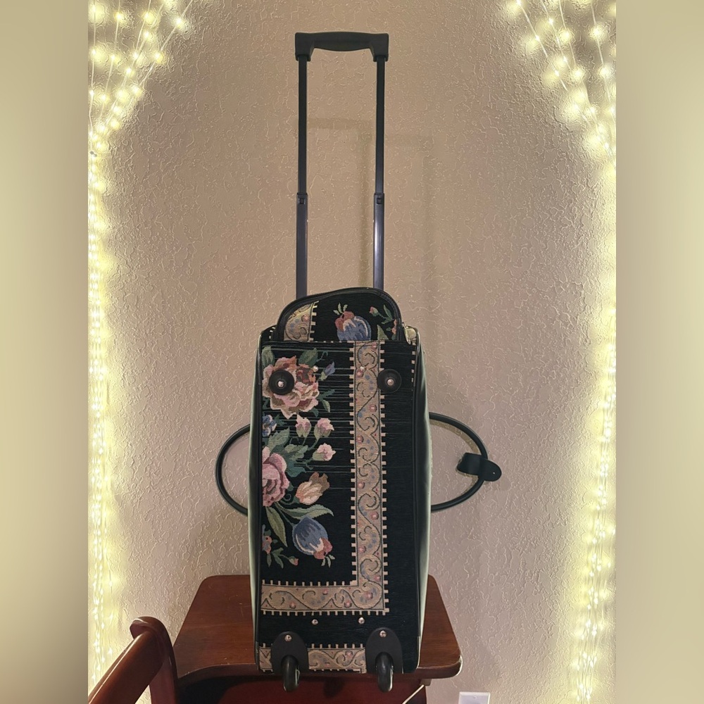 Vintage Beaded Floral Wheely Suitcase - Picture 13 of 15